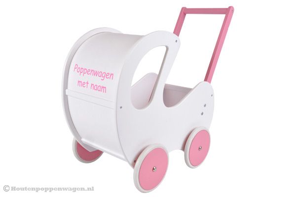 Leuk! Een gepersonaliseerde poppenwagen.