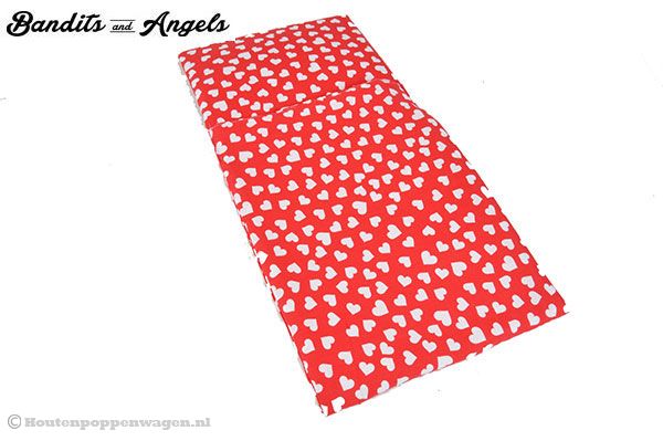 Poppendekentje rood met wit hartje.